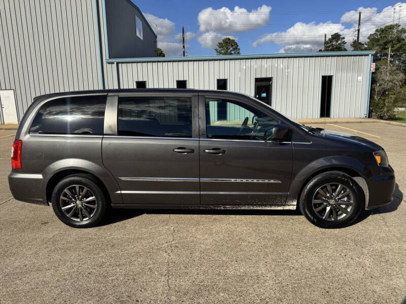 2015 Chrysler Town and Country S