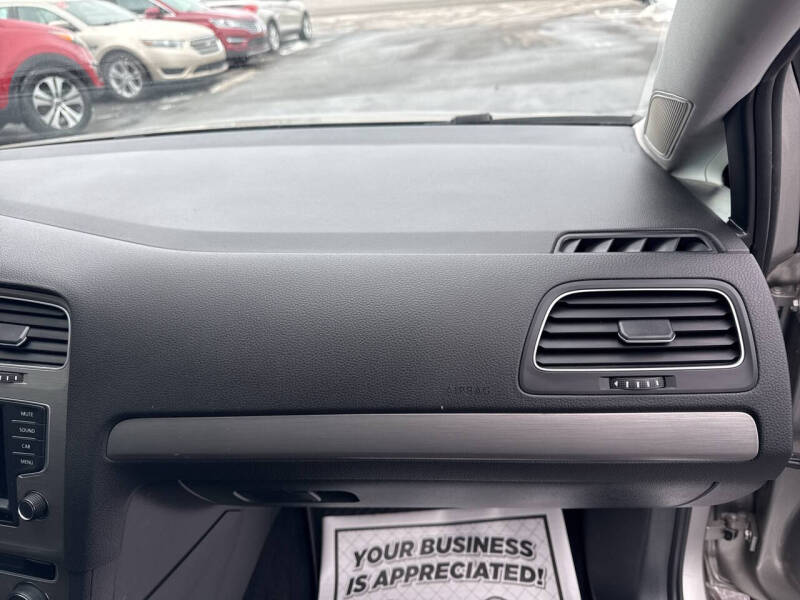 2017 Volkswagen Golf TSI S