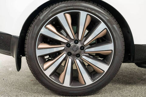 2024 Land Rover Range Rover P615 SV LWB