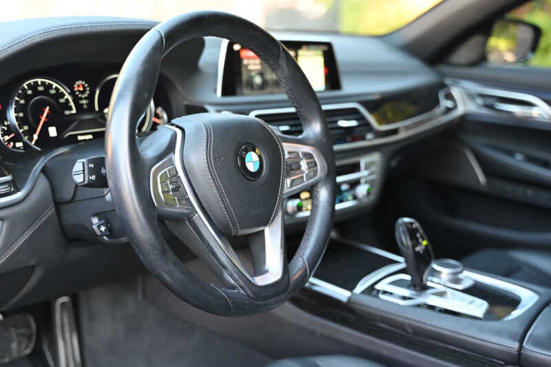 2019 BMW 7 Series 740i