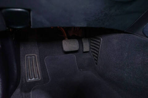 2004 Ford Thunderbird Deluxe