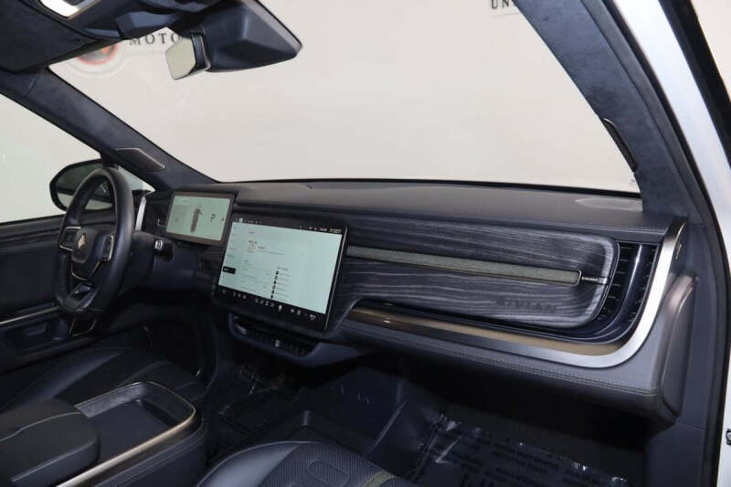 2022 Rivian R1S Launch Edition