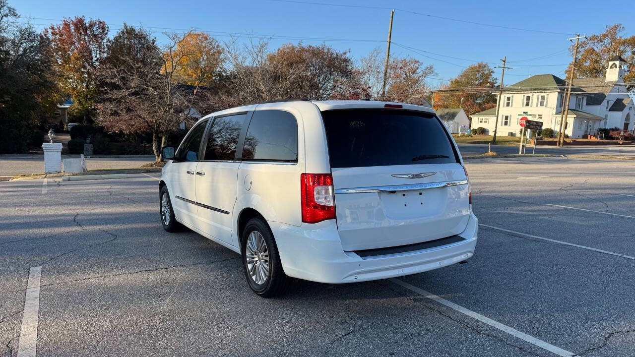 2016 Chrysler Town and Country for sale at Caropedia in Dunn, NC