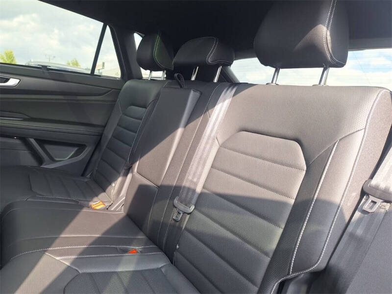 2026 Volkswagen Atlas Cross Sport SEL R-Line Black 4Motion