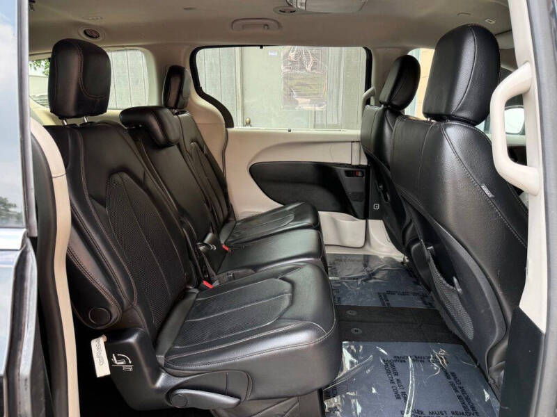 2019 Chrysler Pacifica Touring L