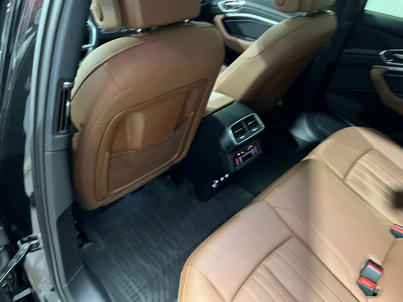 2019 Audi e-tron quattro Premium Plus