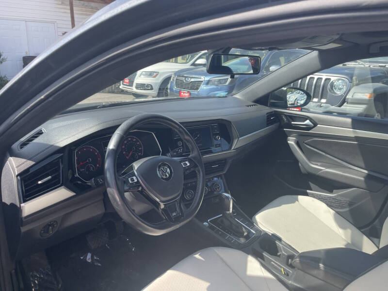 2019 Volkswagen Jetta R-Line