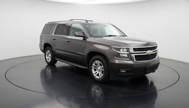 2015 Chevrolet Suburban LT's photo