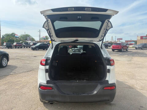 2017 Jeep Cherokee Sport