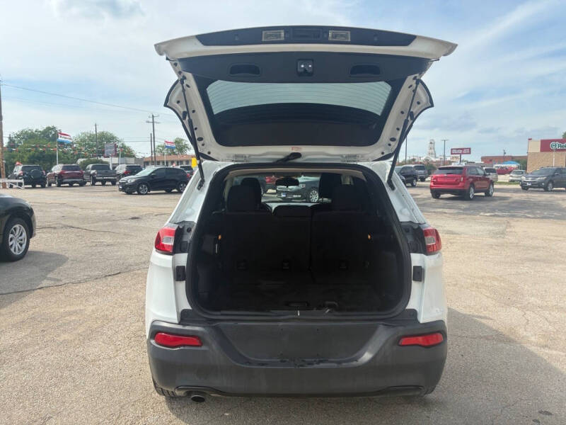 2017 Jeep Cherokee Sport