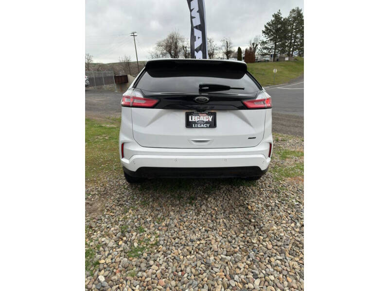 2022 Ford Edge SE