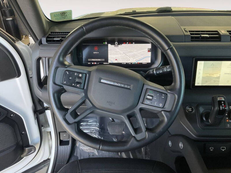 2024 Land Rover Defender 90 P400 X-Dynamic SE