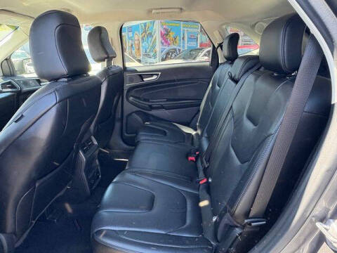 2022 Ford Edge Titanium