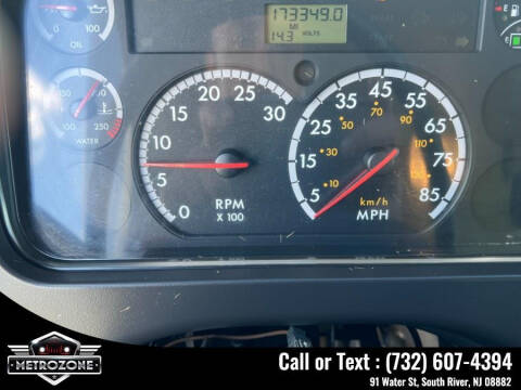 2012 Freightliner M2 106