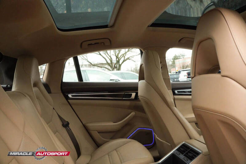 2017 Porsche Panamera 4S