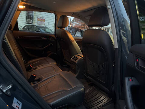 2011 Audi Q5 2.0T quattro Premium Plus