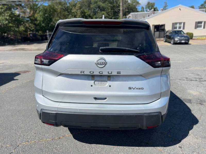 2024 Nissan Rogue SV