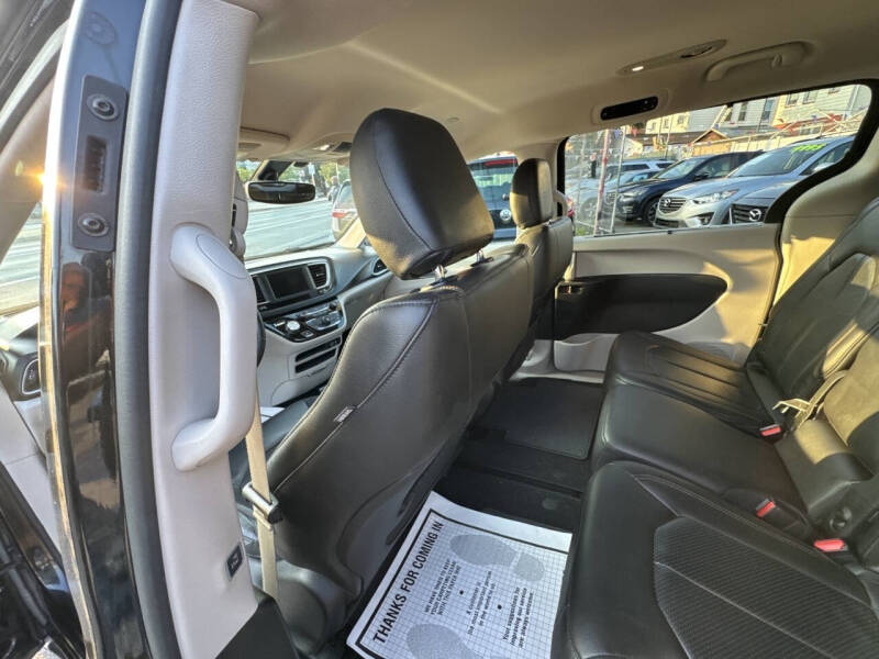2018 Chrysler Pacifica Touring L