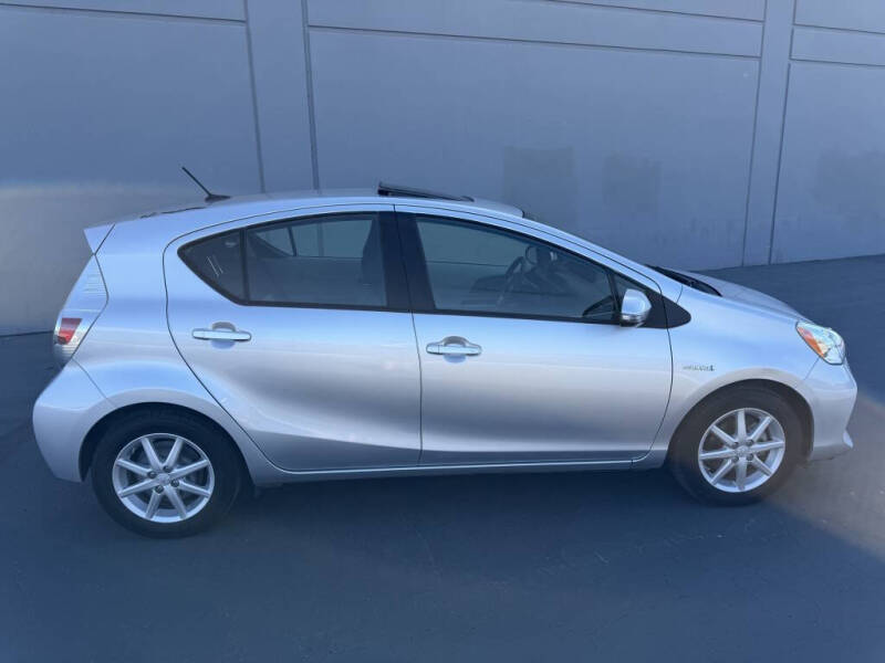 2014 Toyota Prius c Two