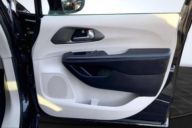 2021 Chrysler Pacifica Hybrid Touring L