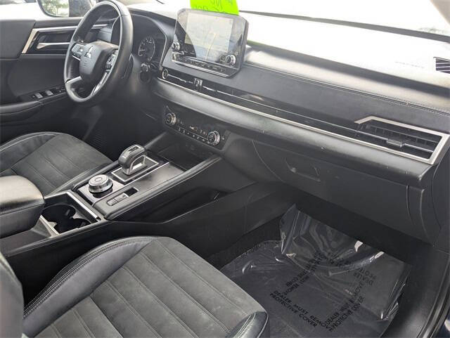 2022 Mitsubishi Outlander SE