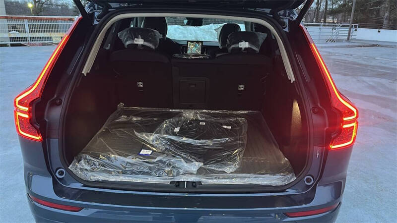 2026 Volvo XC60 B5 Plus