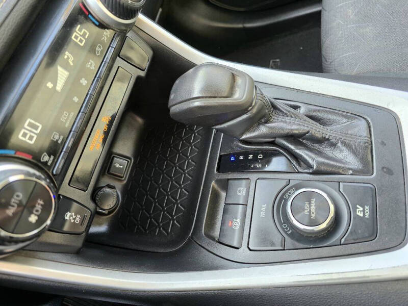 2020 Toyota RAV4 Hybrid XLE