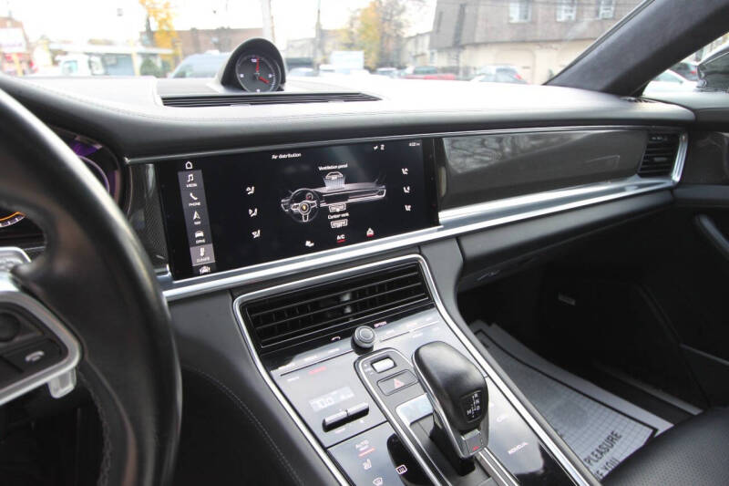 2017 Porsche Panamera Turbo