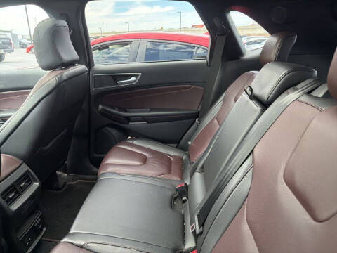 2022 Ford Edge Titanium