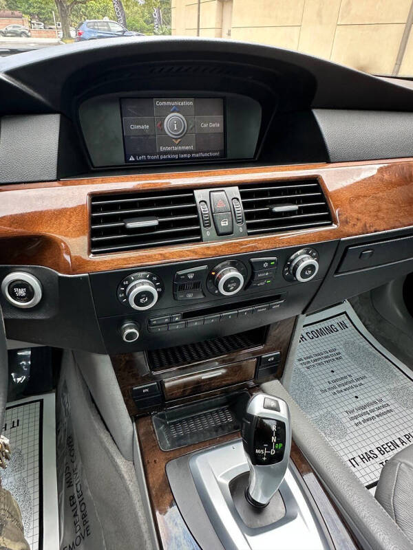 2010 BMW 5 Series 528i