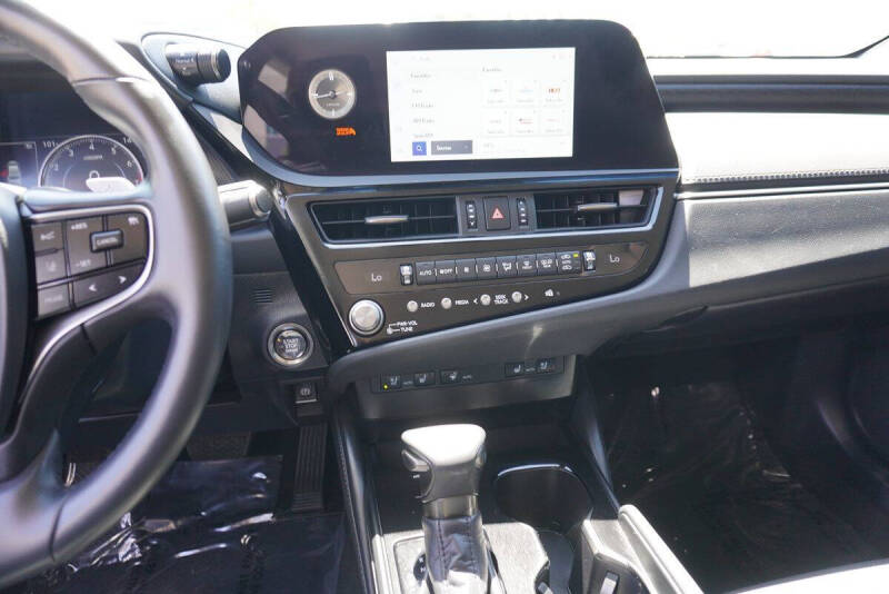 2025 Lexus ES 350
