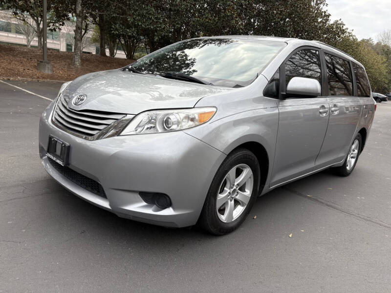 2017 Toyota Sienna LE 7-Passenger Auto Access Seat