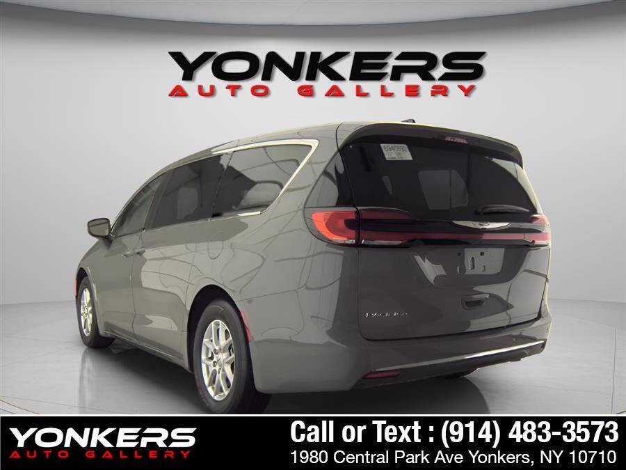 Gray 2023 Chrysler Pacifica Touring L Touring L 4dr Mini-Van 2