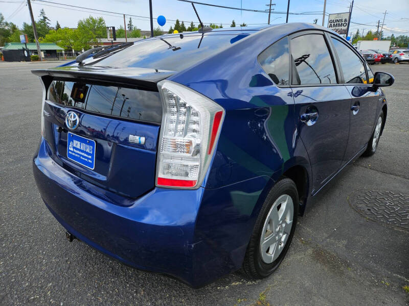 2010 Toyota Prius III