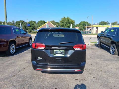 2017 Chrysler Pacifica Touring Plus