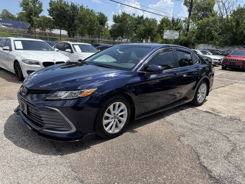 Used 2022 Toyota Camry LE with VIN 4T1C11AK0NU716697 for sale in Houston, TX