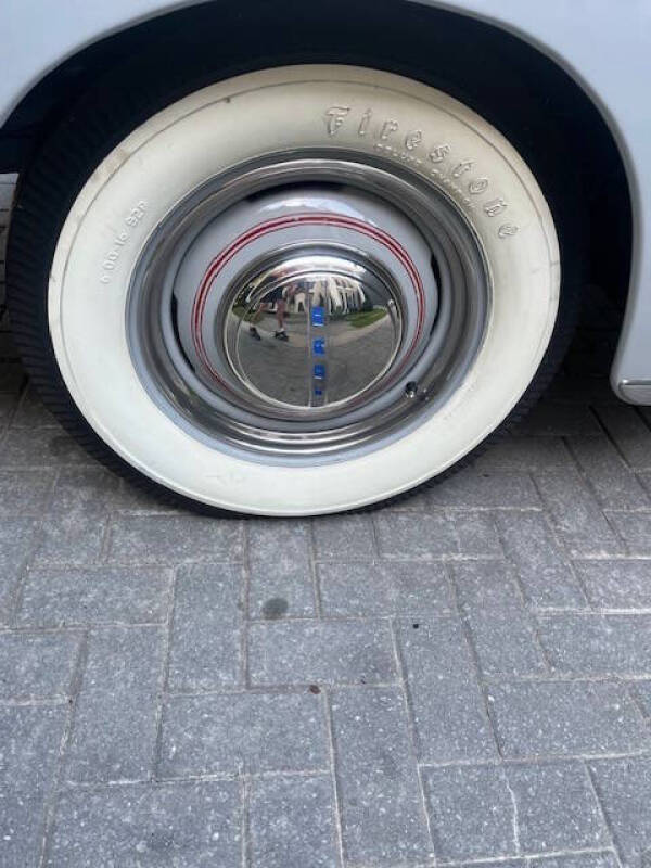 1948 Ford Super Deluxe