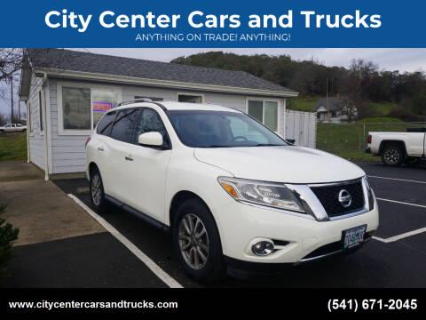 2015 Nissan Pathfinder for sale at City Center Cars and Trucks in Roseburg OR
