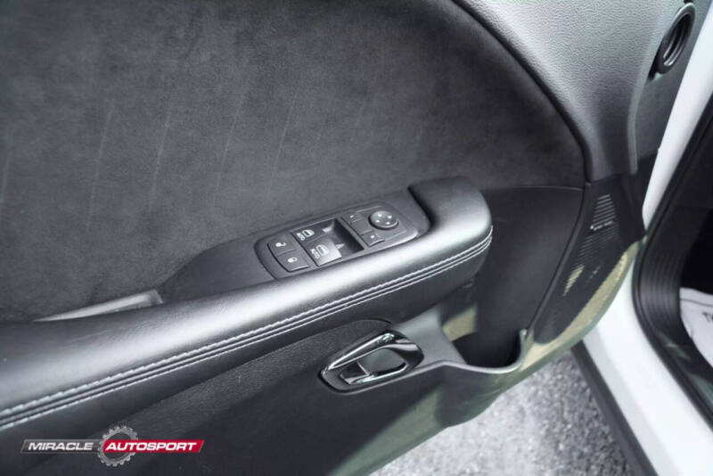 2015 Dodge Challenger SRT Hellcat