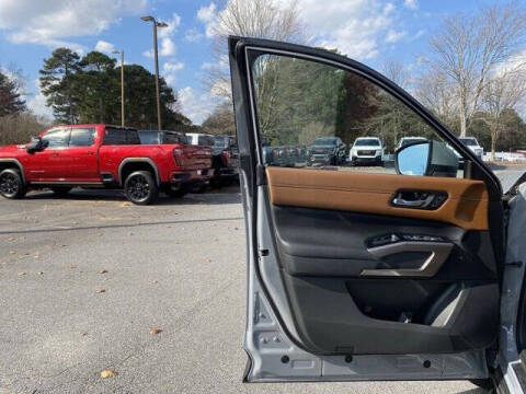 2024 Nissan Pathfinder Platinum