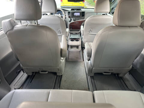 2014 Toyota Sienna XLE 7-Passenger