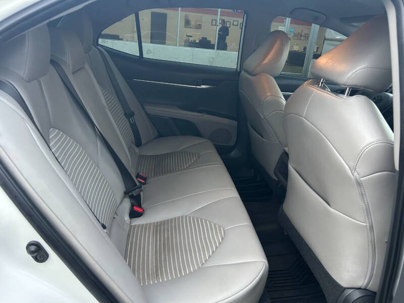 2020 Toyota Camry SE