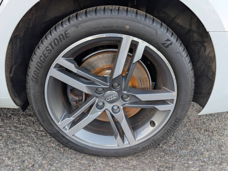 2017 Audi A4 2.0T quattro Premium Plus