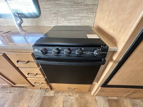 2015 Thor Motor Coach Hurricane