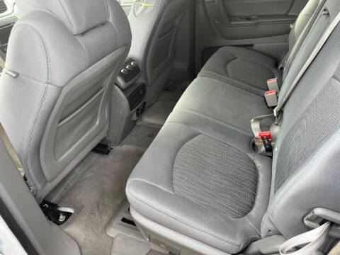 2017 Chevrolet Traverse LS