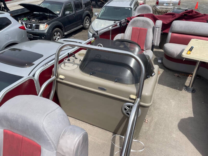 2011 Premier Marine Explorer 200