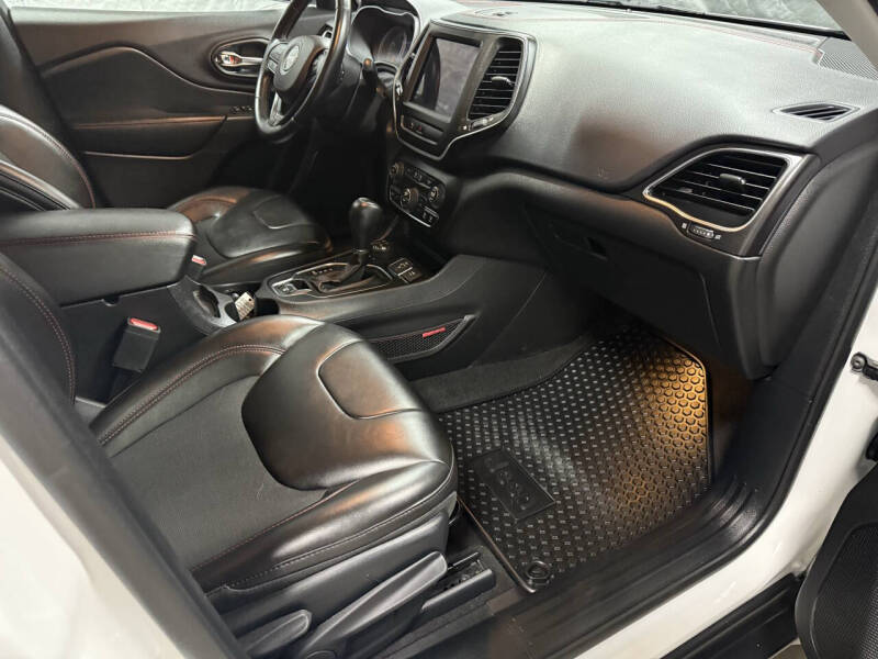 2020 Jeep Cherokee Trailhawk