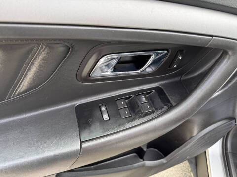 2011 Ford Taurus SEL