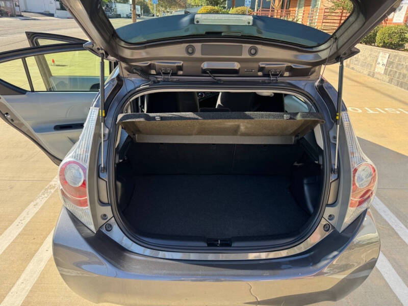 2014 Toyota Prius c Two