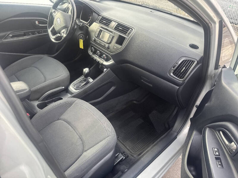 2012 Kia Rio 5-Door EX